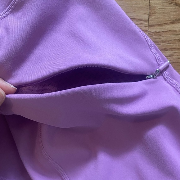 Athleta Women’s Size MP Purple Contender Laser Cut 7/8 Leggings with Zip Pockets - Picture 8 of 10